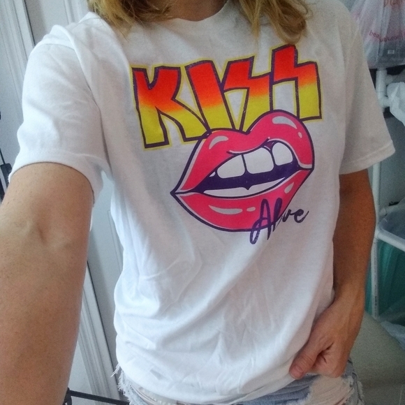 NEW Kiss Alive Graphic Band Tee - Picture 2 of 2